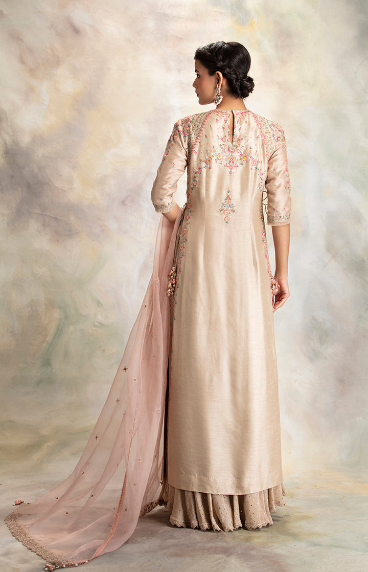 Fascinating Toosh Embroidered Kurta Set